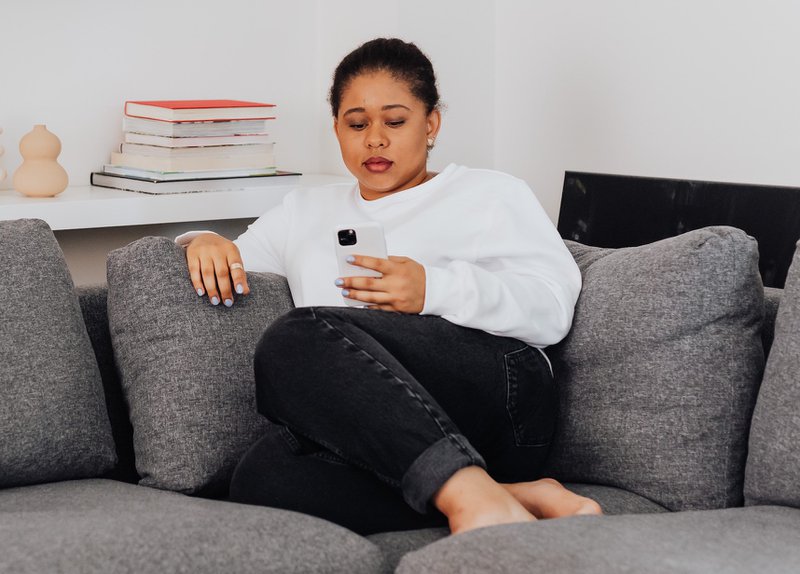 Paid gym ads scrolling social media